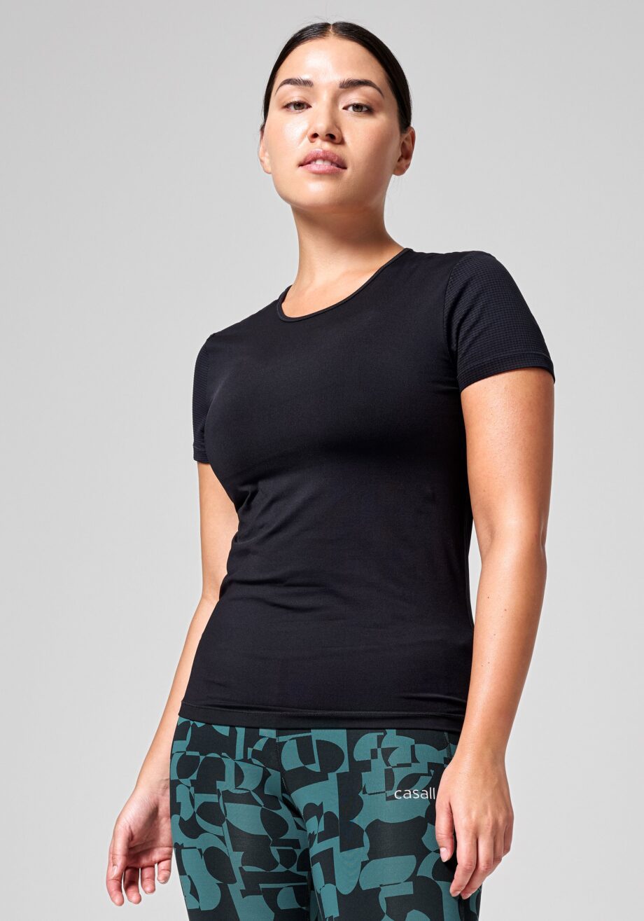 Casall Essential Detail Tee - Black