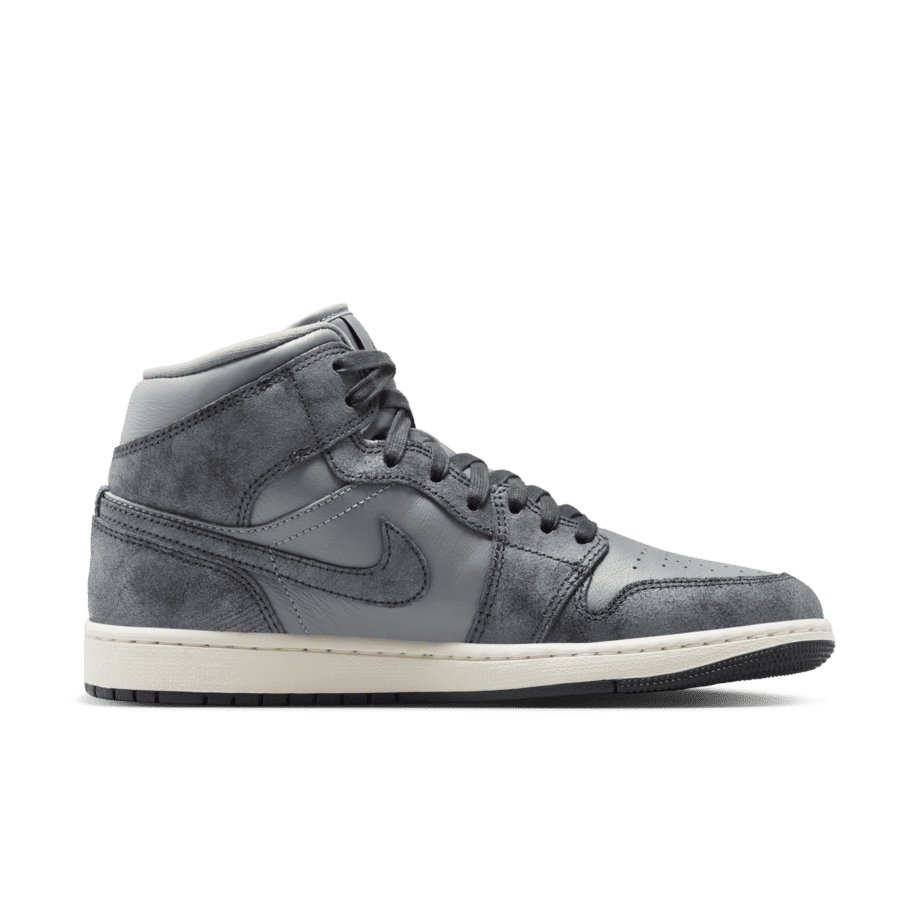 Nike Air Jordan 1 Mid SE