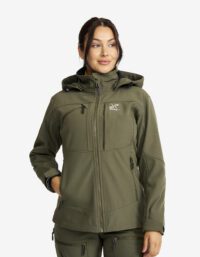 Revolution Race Dam > Jackor > Softshelljackor - Hiball Softshell Jacket - Dam - Grape Leaf, Storlek:L