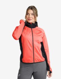 Revolution Race Dam > Jackor > Vindjackor - Pace Hooded Wind Jacket - Dam - Hot Coral, Storlek:L