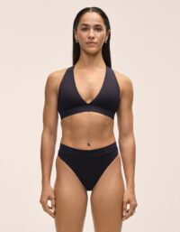 Casall V-Neck Crossback Bikini Top - Black