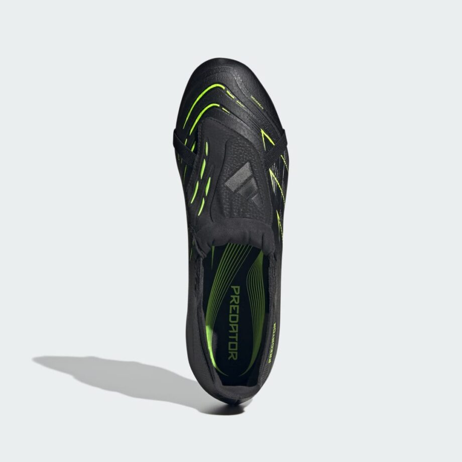 Adidas Predator League fotbollsskor med vikbar plös för mjukt underlag