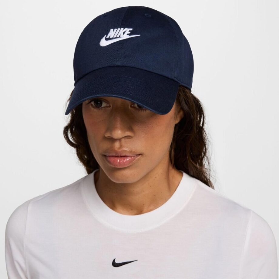Nike Club Futura Metal Swoosh Keps Mörkblå