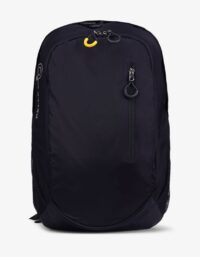 Pelle P - Backpack, Dk Navy side logo Ryggsäck utrustad med tre dragkedjefickor, två ytterfickor i mesh och justerbara axelremmar