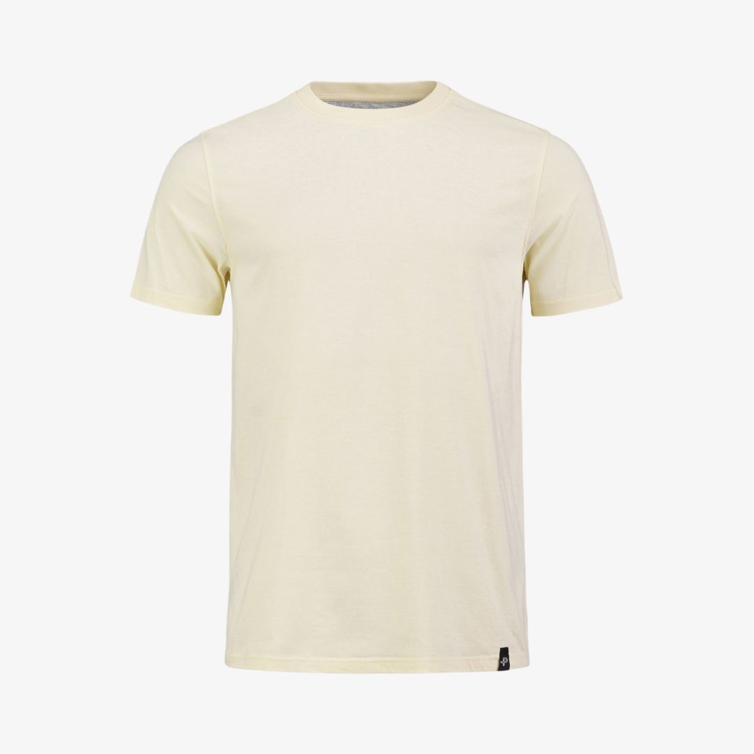 Pelle P - Field Tee, Radura Yellow En tunn t-shirt med rund halsringning, tillverkad i 100% "Global Organic textile standard" bomull för varma sommardagar