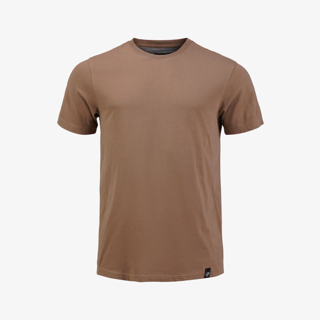 Pelle P - Field Tee, Toffee En tunn t-shirt med rund halsringning, tillverkad i 100% "Global Organic textile standard" bomull för varma sommardagar