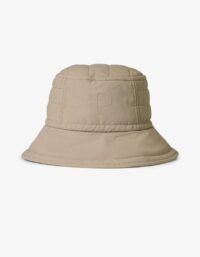 Pelle P - Gelu Insulated Hat, Toffee Vindtät och vattentät, Gelu Insulated Hat är tillverkad i tåligt ripstoptyg och fodrad med mjuk, återvunnen polyesterfleece