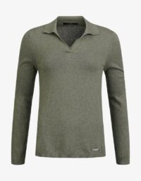 Pelle P - W Tiller Polo, Kombu Green Mélange Denna dampolo är tillverkad i en mjuk blandning av ekologisk bomull och kashmir som ger en skön och mjuk känsla