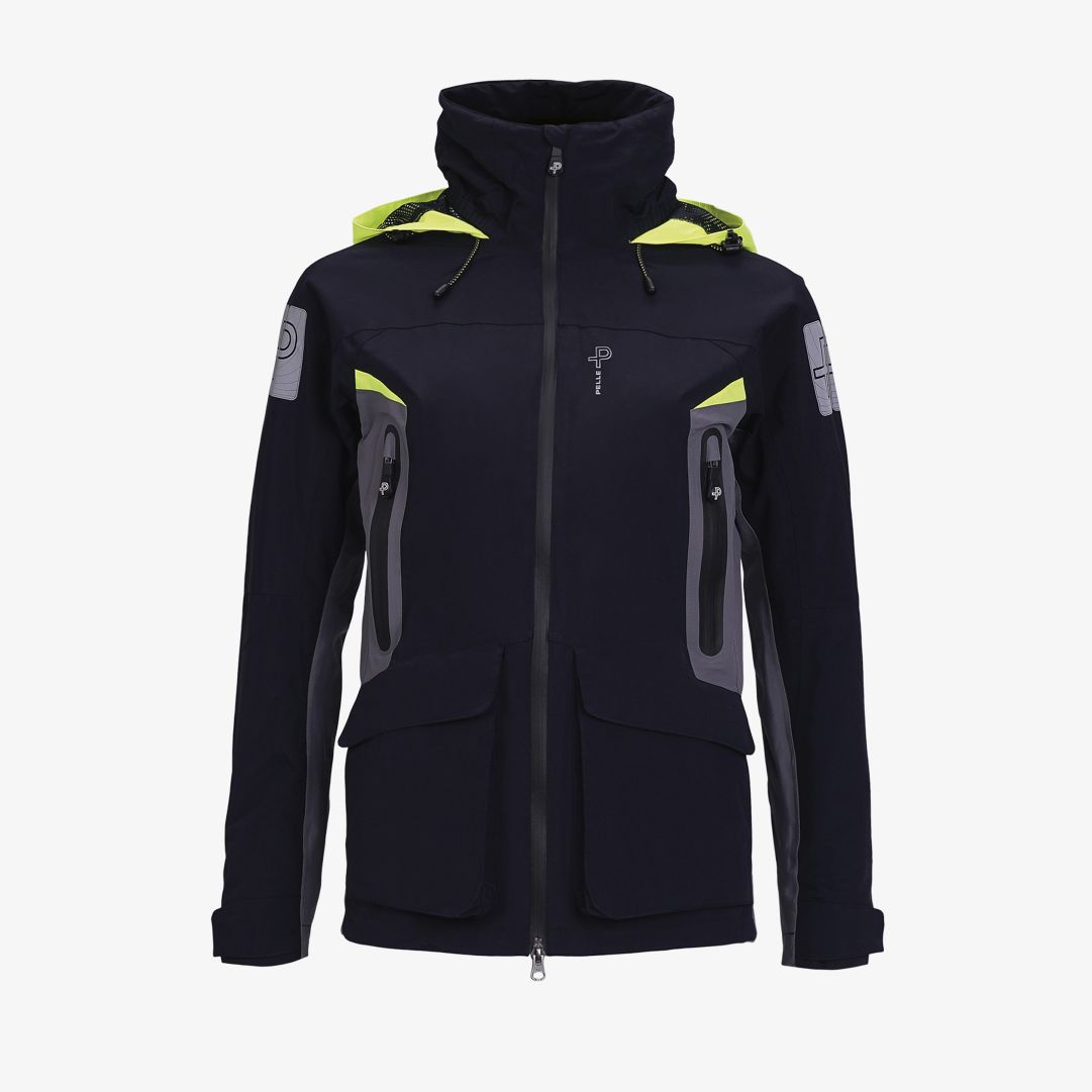 Pelle P - W Tactic Jacket, Dk Navy Blue Mångsidig seglarjacka som fungerar lika bra på tävlingsbanan som för familjesegling