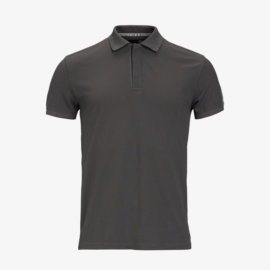 Pelle P - Team Polo, Granite Pikétröja med ribbstickad krage och dolda knappar i halsen och en vävd Pelle P-logo på ärmen
