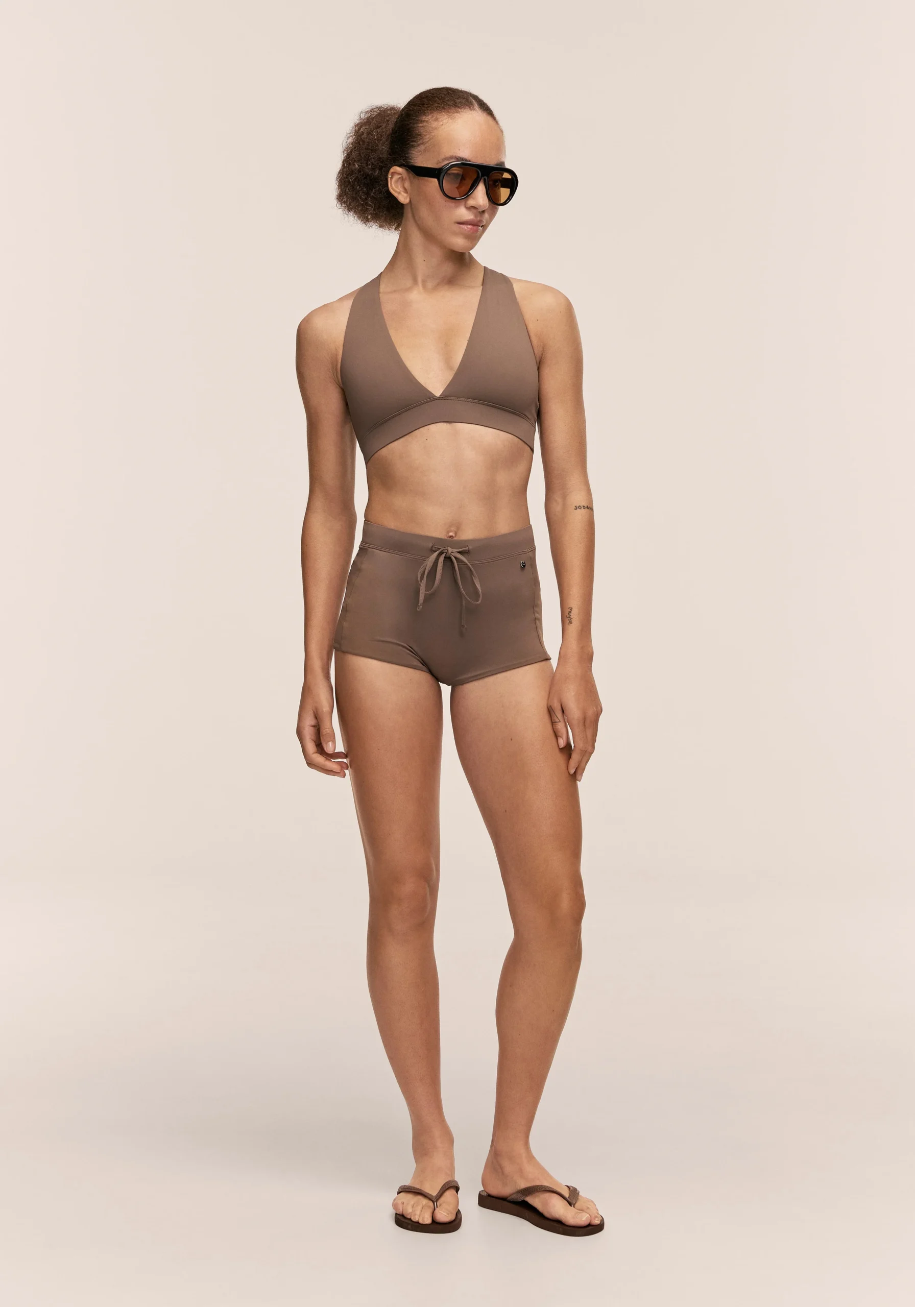 Casall Casall Millenial Bikini Shorts i värmebrunt, storlek 44